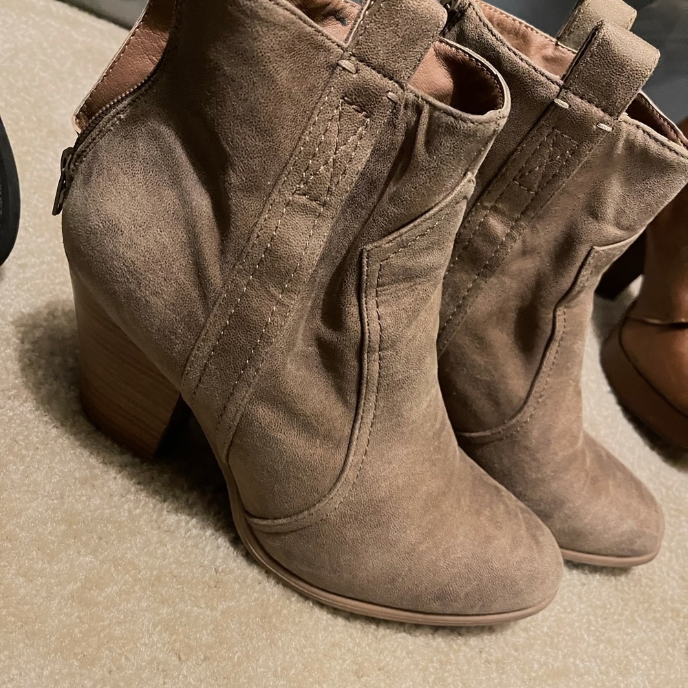Size 11 Heel Brown Booties